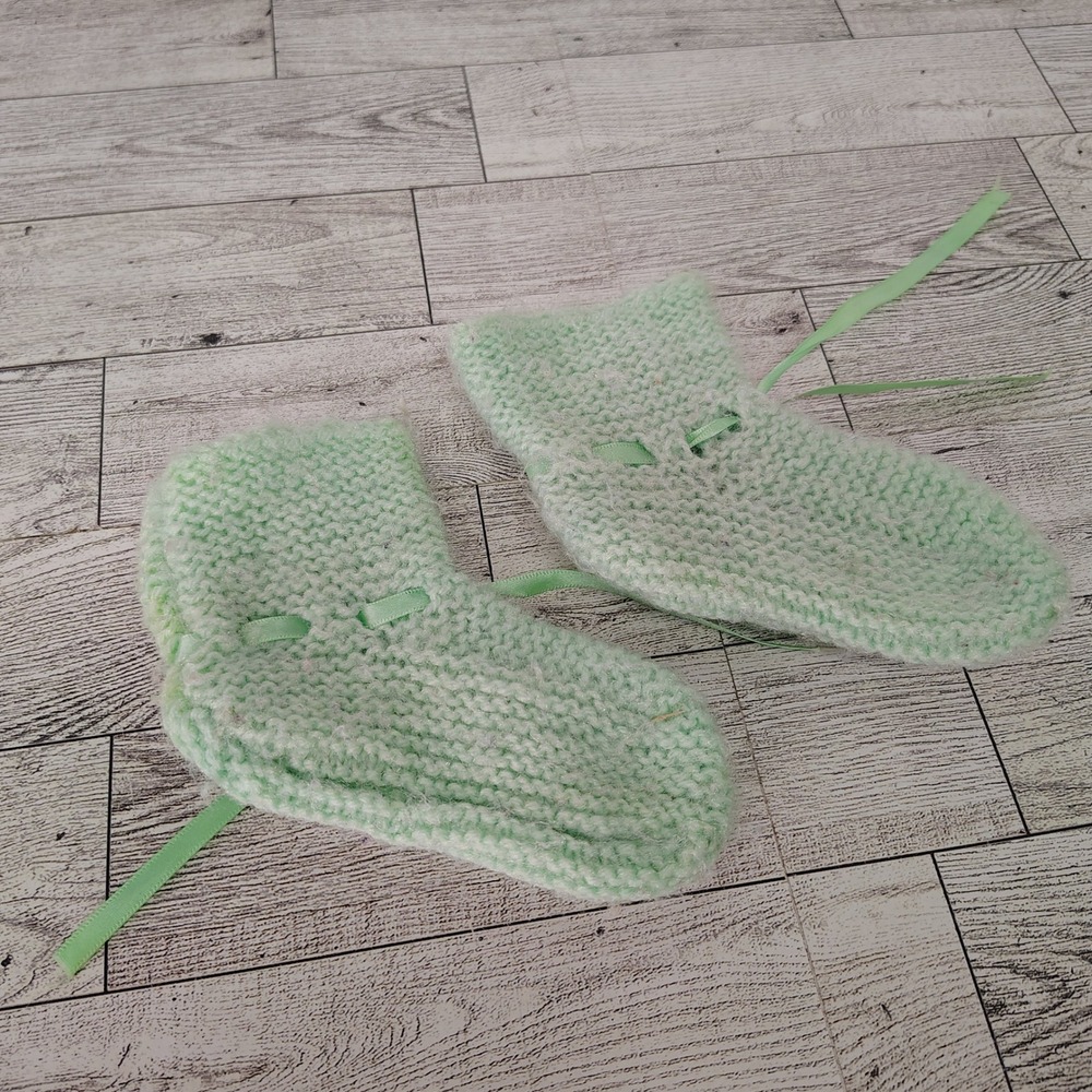 Vtg Handmade‎ Knit Baby Booties Mint Green Ribbon Tie Soft Newborn Infant Socks